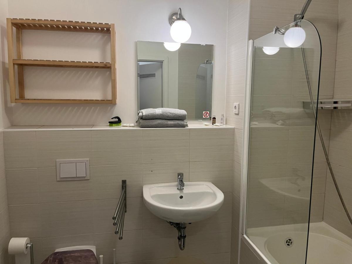 Corvin Pearl Deluxe Lägenhet Budapest Exteriör bild