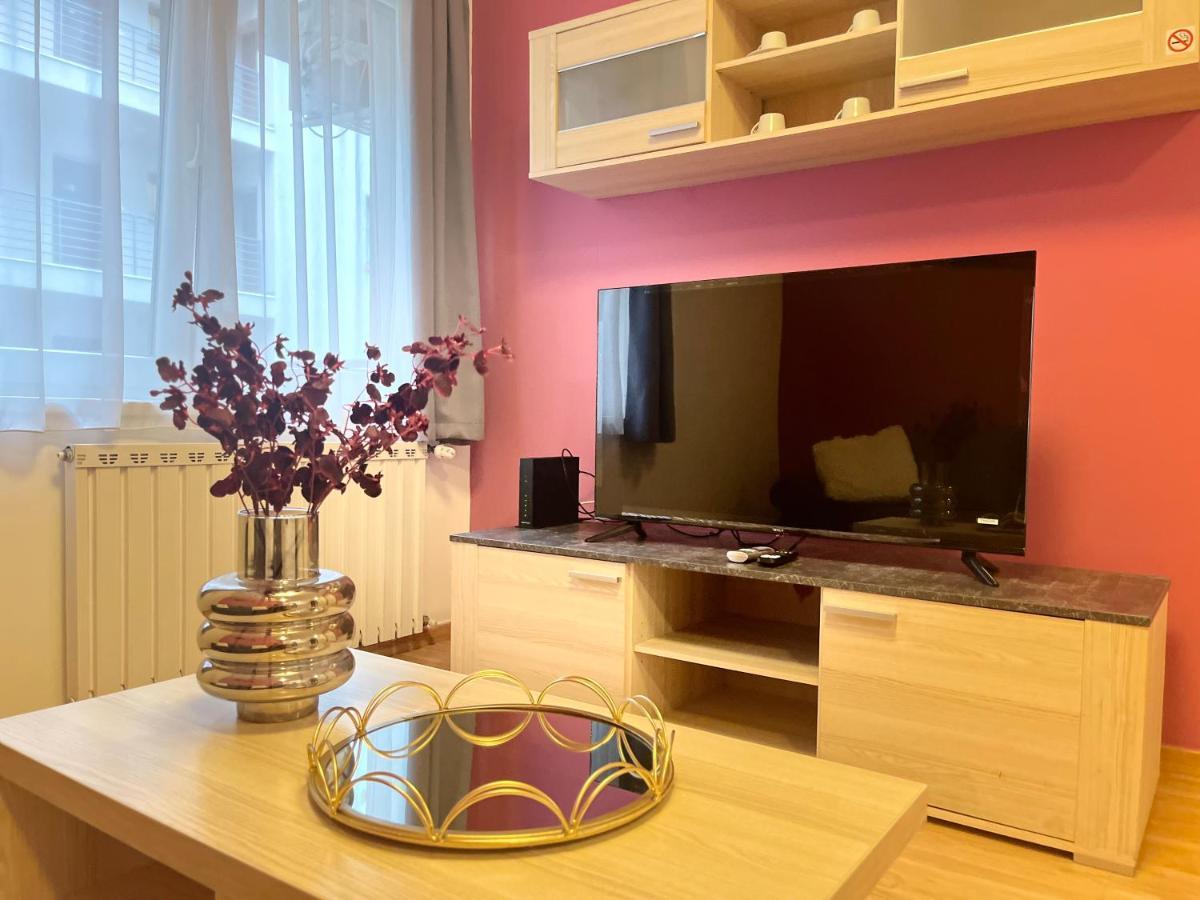Corvin Pearl Deluxe Lägenhet Budapest Exteriör bild